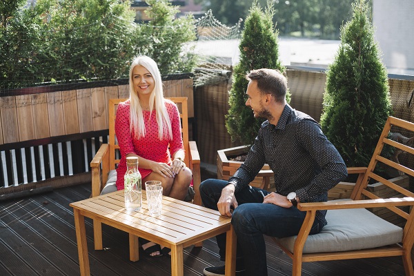 Increase Your Chance to Meet Rich Men Online